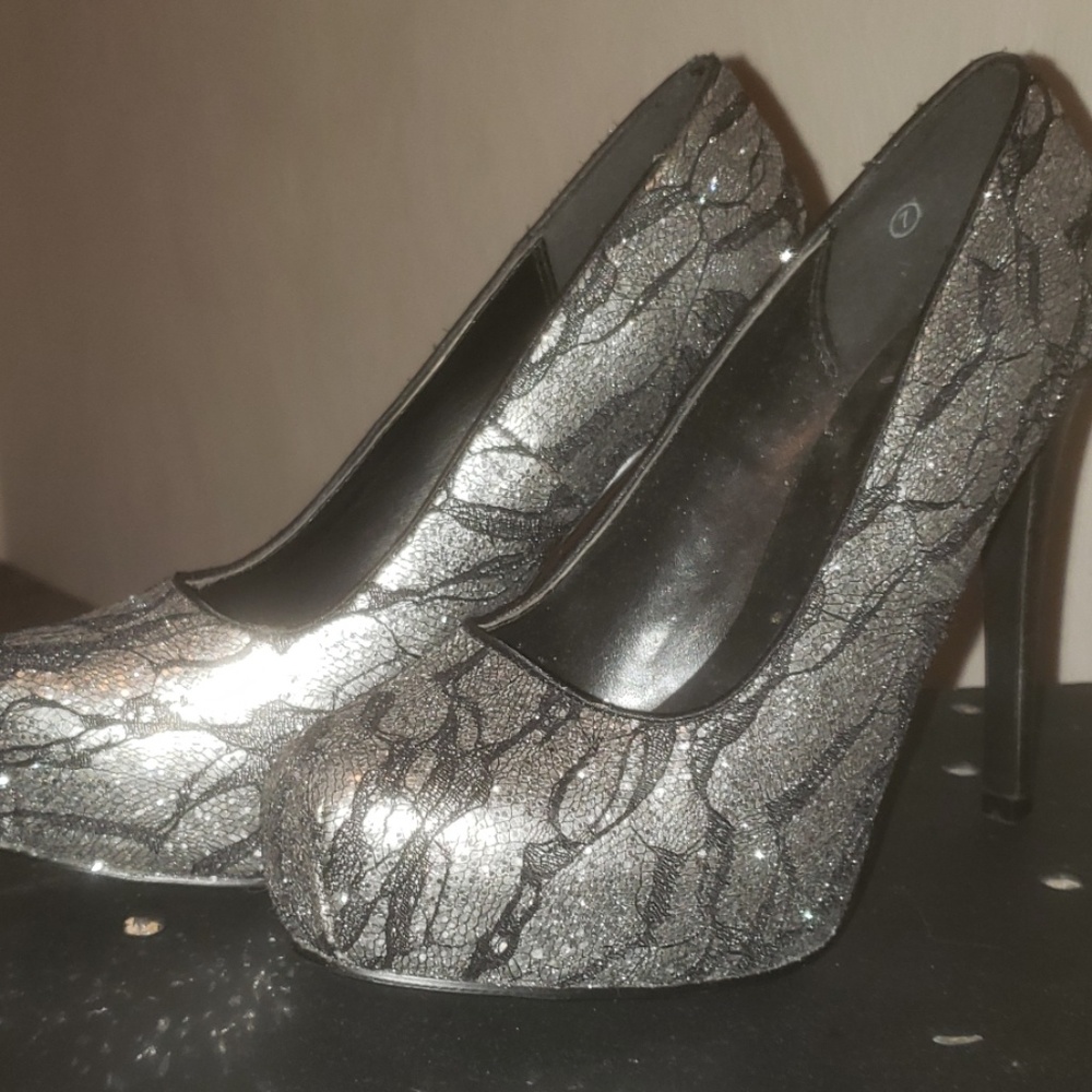 Sparkling silver High heels